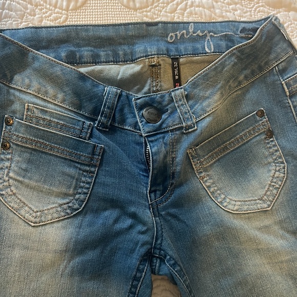 Jeans - Picture 2 of 4